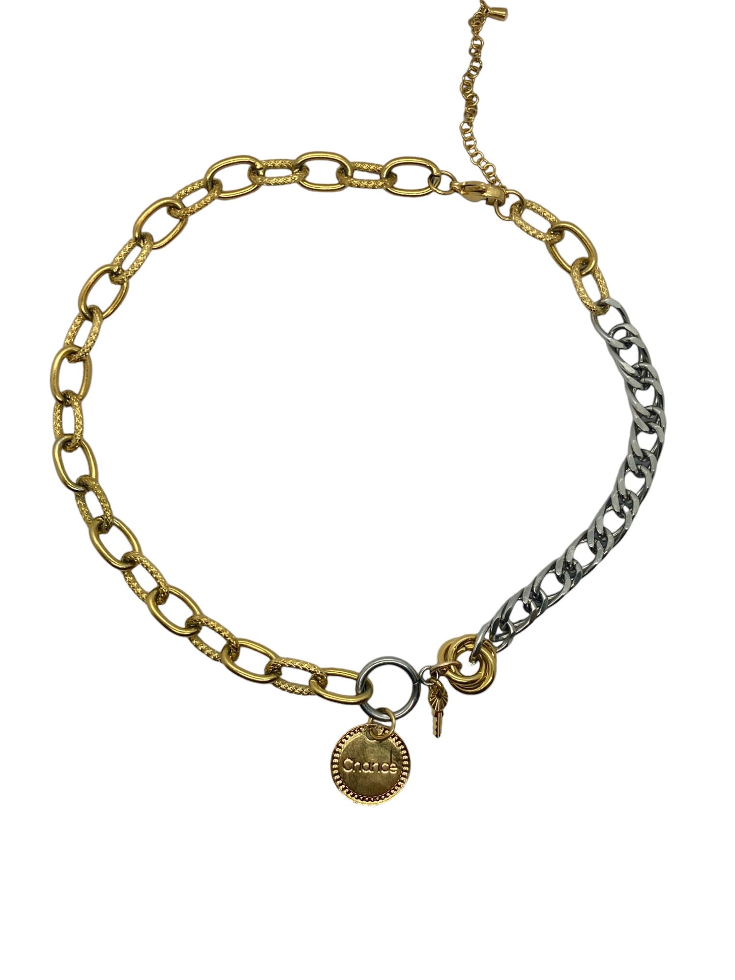 Collier Santiago * 3